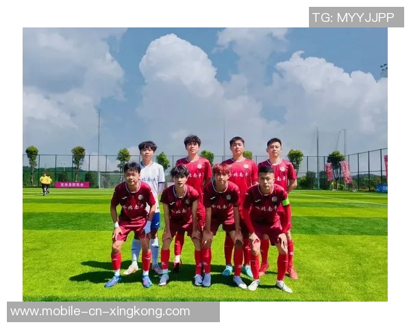 足球管理人员在现代足球发展中的关键角色与挑战分析